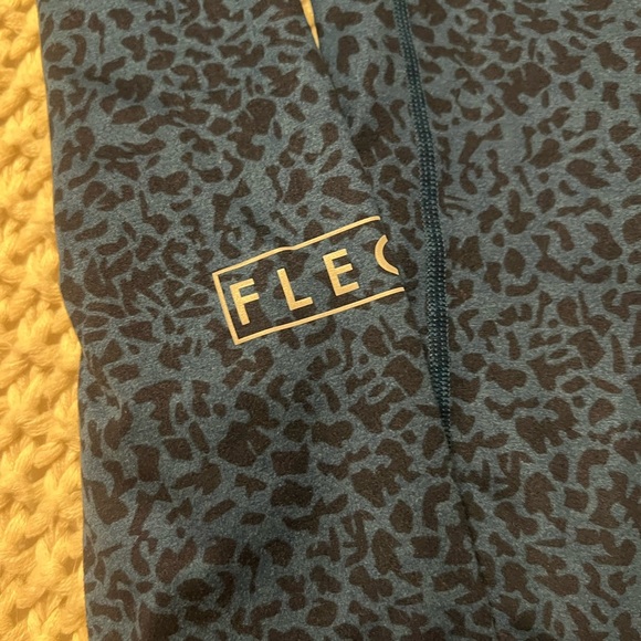 Fleo El Toro Navy Leopard Print Leggings - Picture 2 of 5